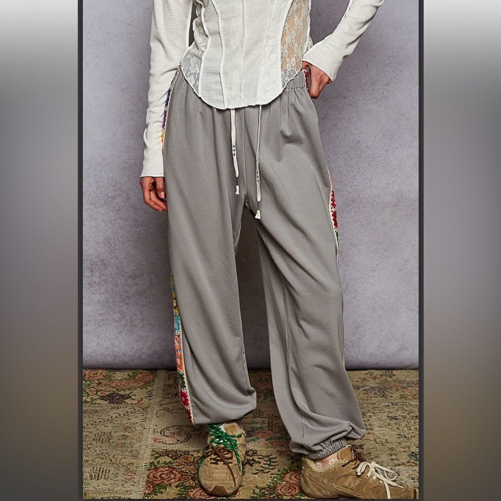 18 ❤️ POL baggy square patch trim joggers - Picture 2 of 5